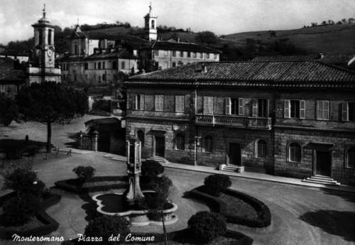 Monte Romano Piazza del Comune - 1951