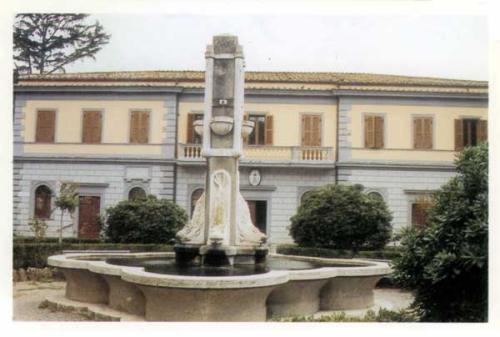 Monte Romano Municipio e fontana - 2005