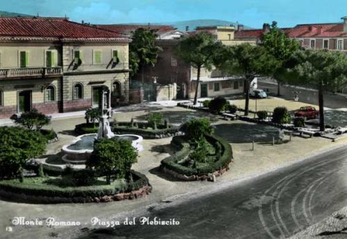 Monte Romano Piazza del Plebiscito - 1966