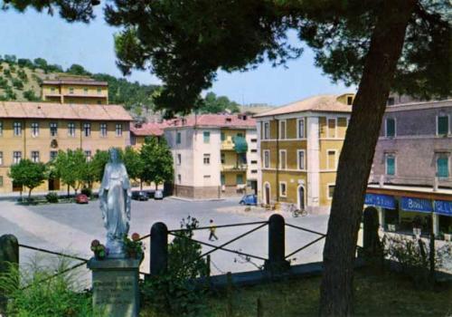 Monte Romano Piazza Dante - 1971
